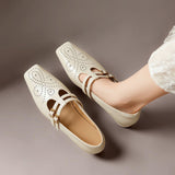 Marisol | Escarpin Mary Jane com dupla fivela em couro perfurado