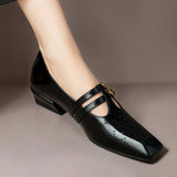 Marisol | Escarpin Mary Jane com dupla fivela em couro perfurado