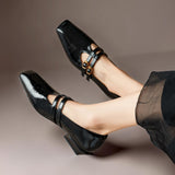 Marisol | Escarpin Mary Jane com dupla fivela em couro perfurado